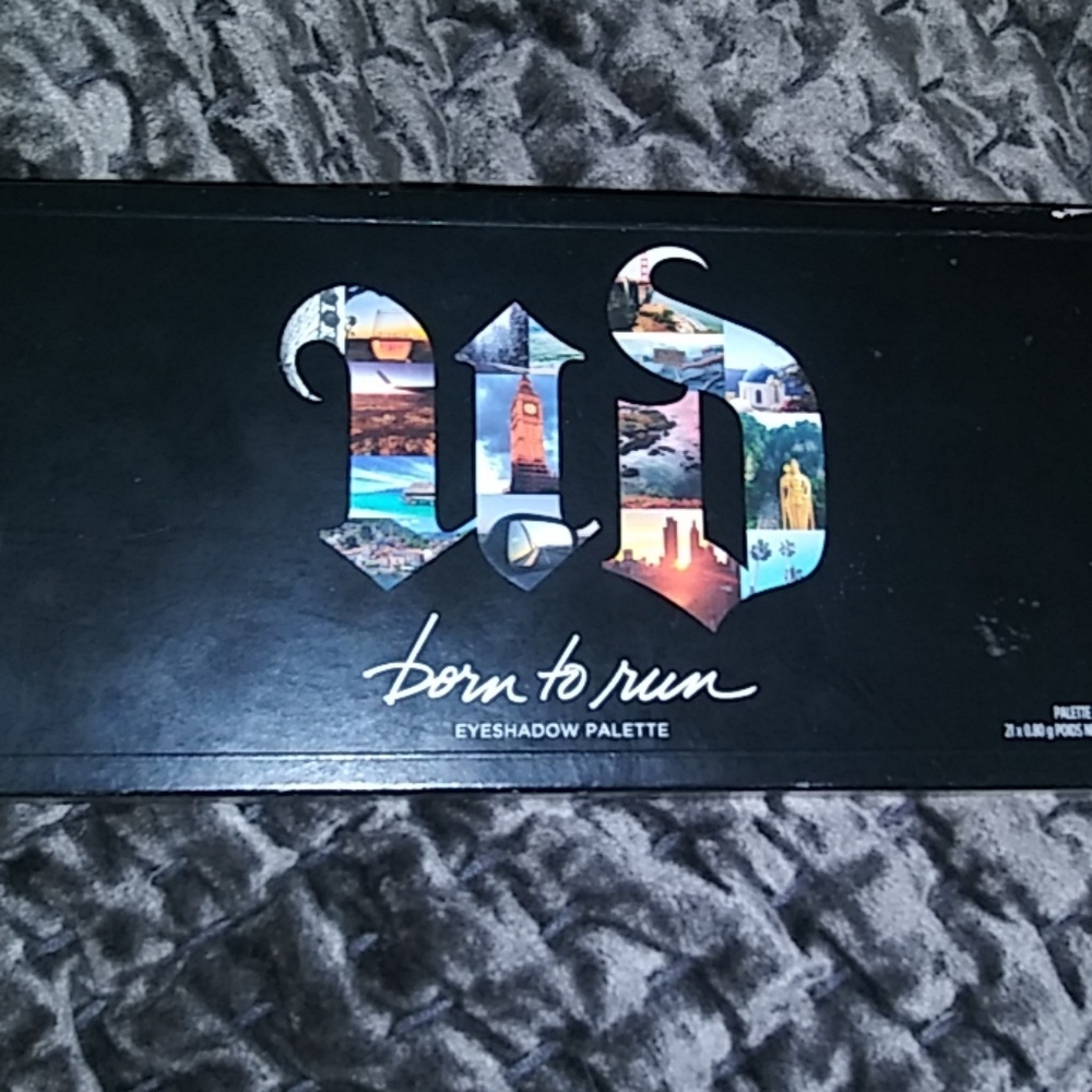 Urban decay eye Shadow Palette